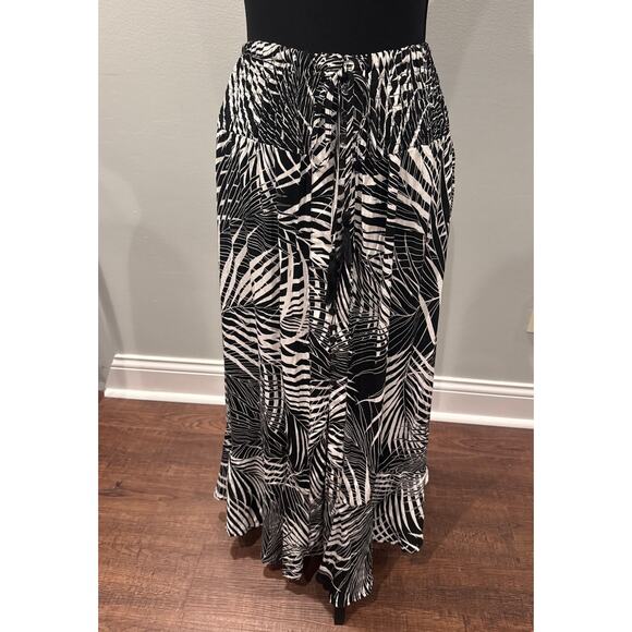 Emerson Rose Dresses & Skirts - Emerson Rose Tropical Black White Viscose Maxi Skirt Button Front Stretch M NWT